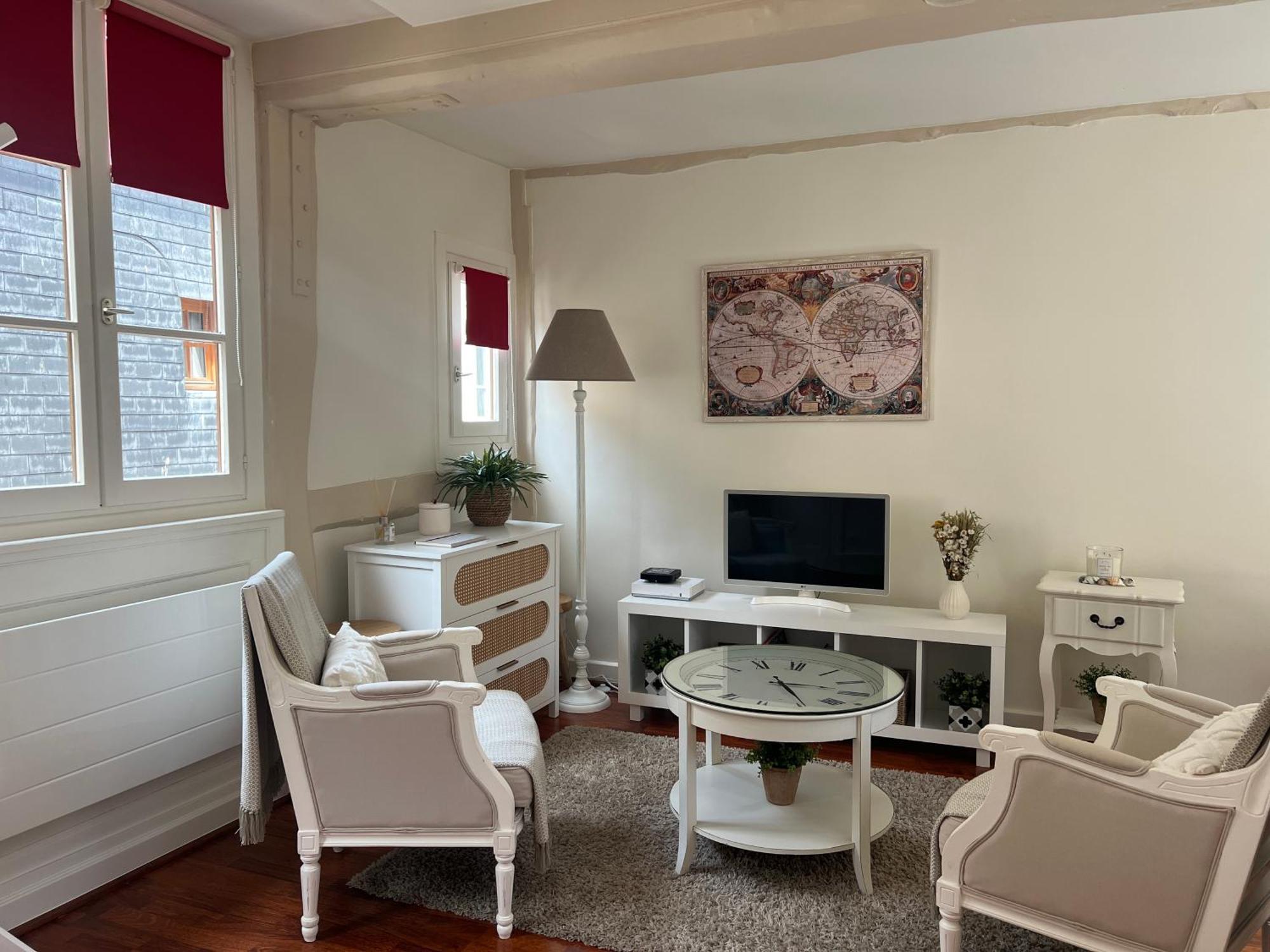 Miscanthus Apartment